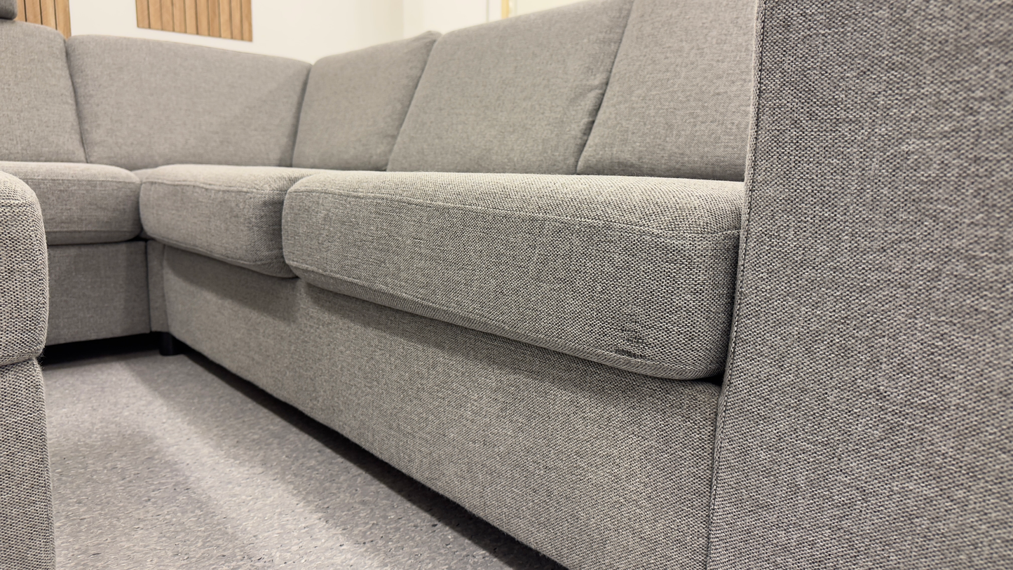 Vendbar Sunday hjørnesofa inkl. puff & nakkestøtter - Adoua Sofa