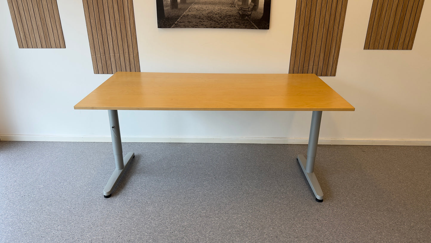 Manuell Hev/Senk Kontorpult – Rett - Adoua Sofa