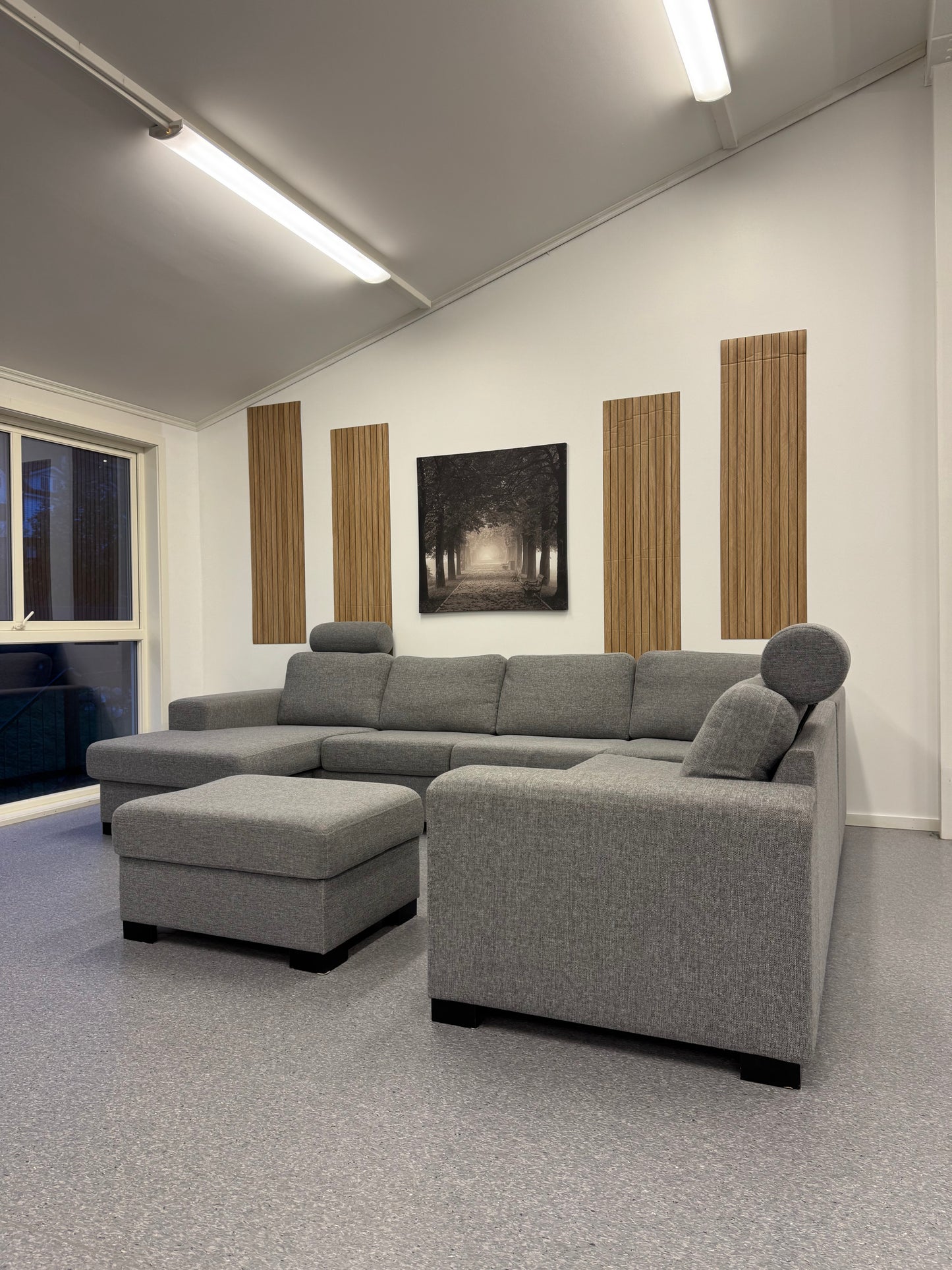 Nyrenset - Sunday Sofa inkl. Puff og 2 Nakkestøtter - Adoua Sofa