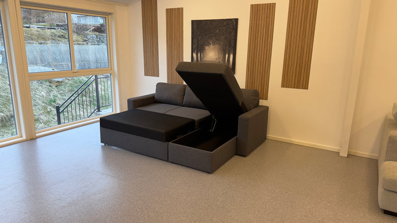Sovesofa med sjeselong og oppbevaring - Adoua Sofa