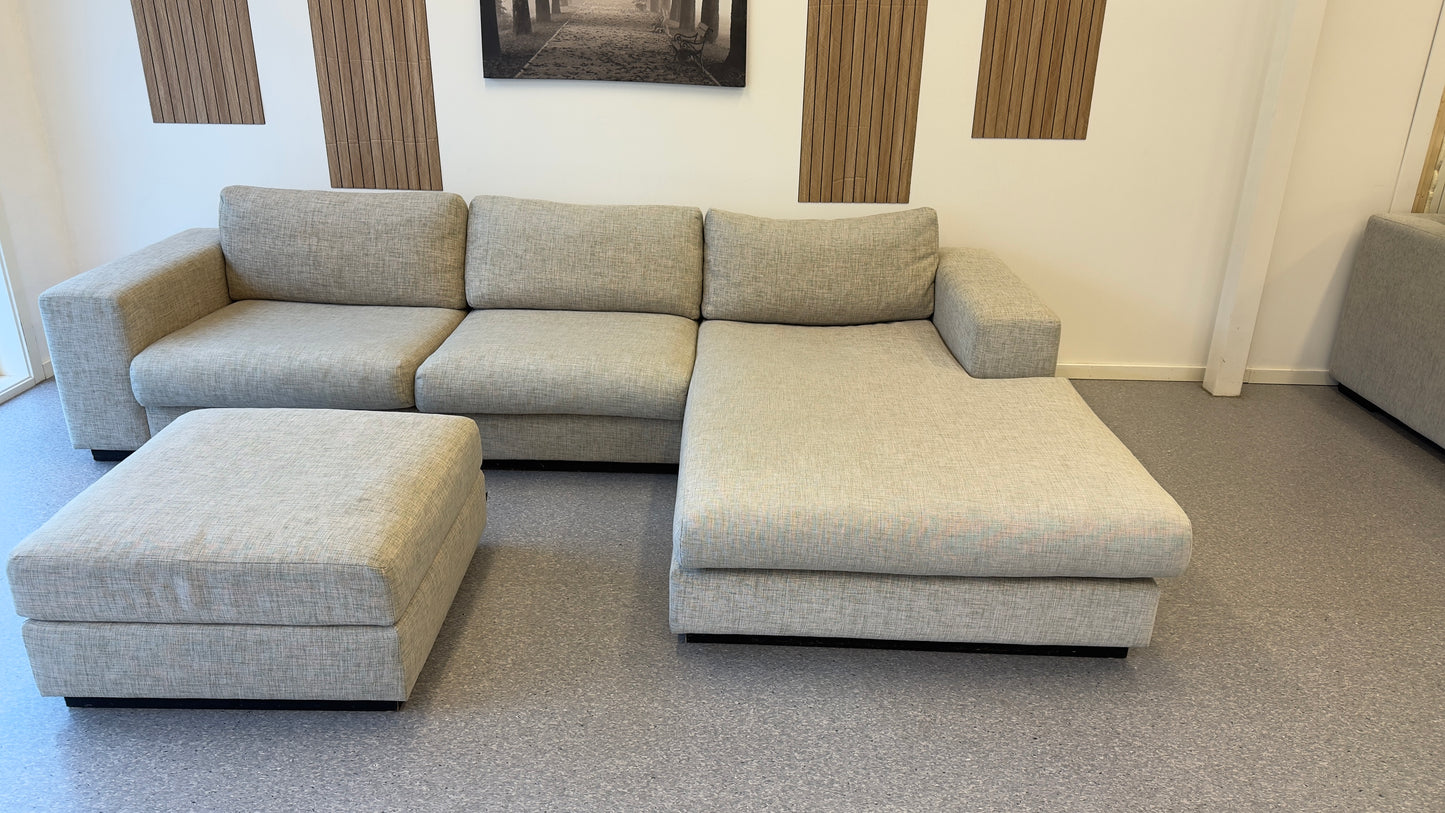Bolia Sepia med puff – eksklusiv designsofa - Adoua Sofa