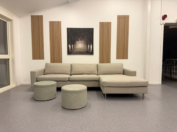 Nyrenset | Bolia Scandinavia hjørnesofa med 2 puffer - Adoua Sofa