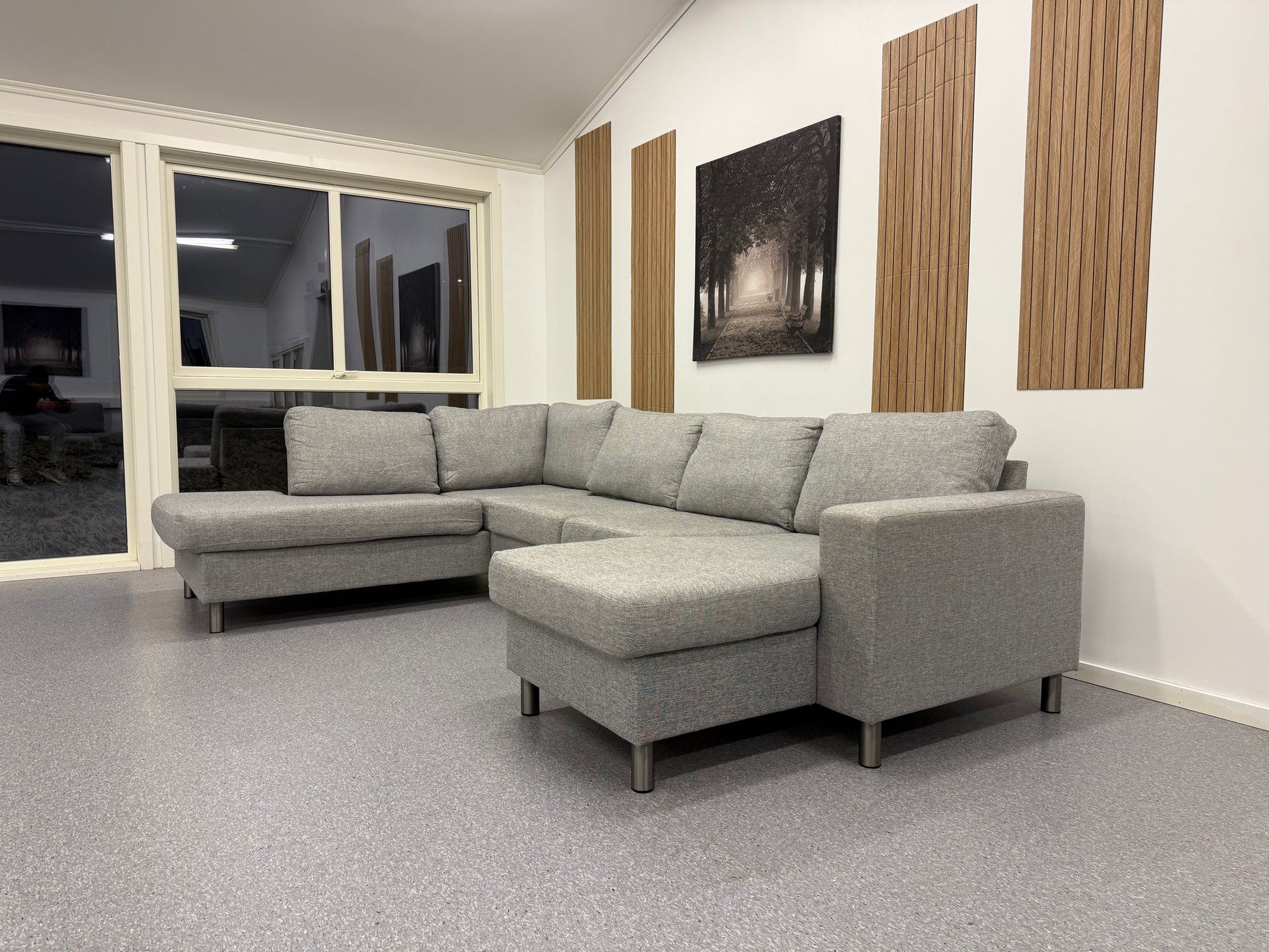 Nyrenset | Moderne U-sofa i lys grå - Adoua Sofa