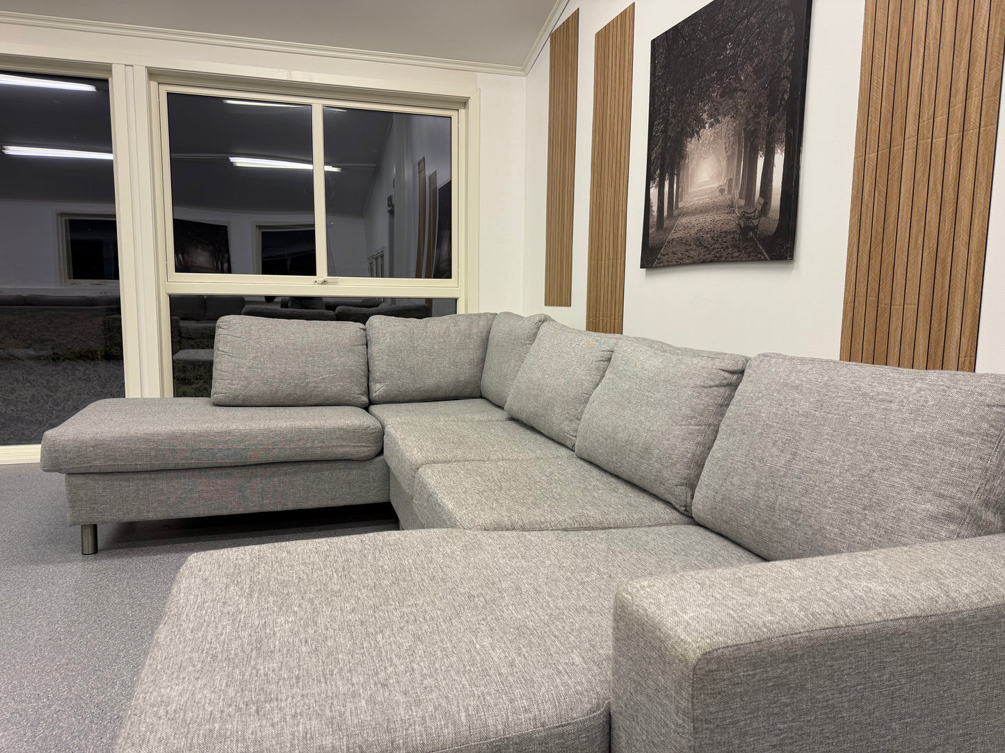 Nyrenset | Moderne U-sofa i lys grå - Adoua Sofa