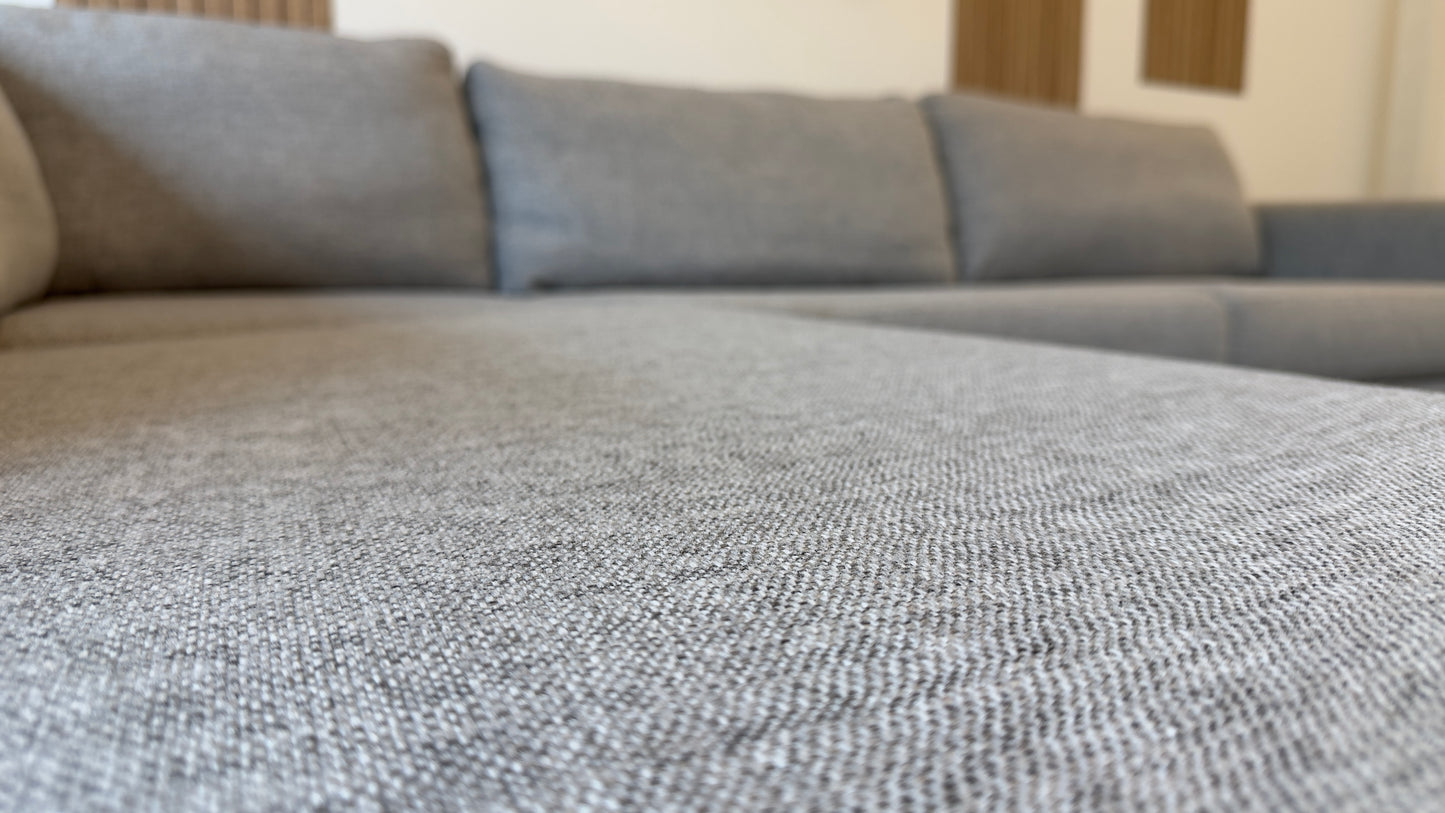 Elegant Grå Sjeselongsofa - Adoua Sofa