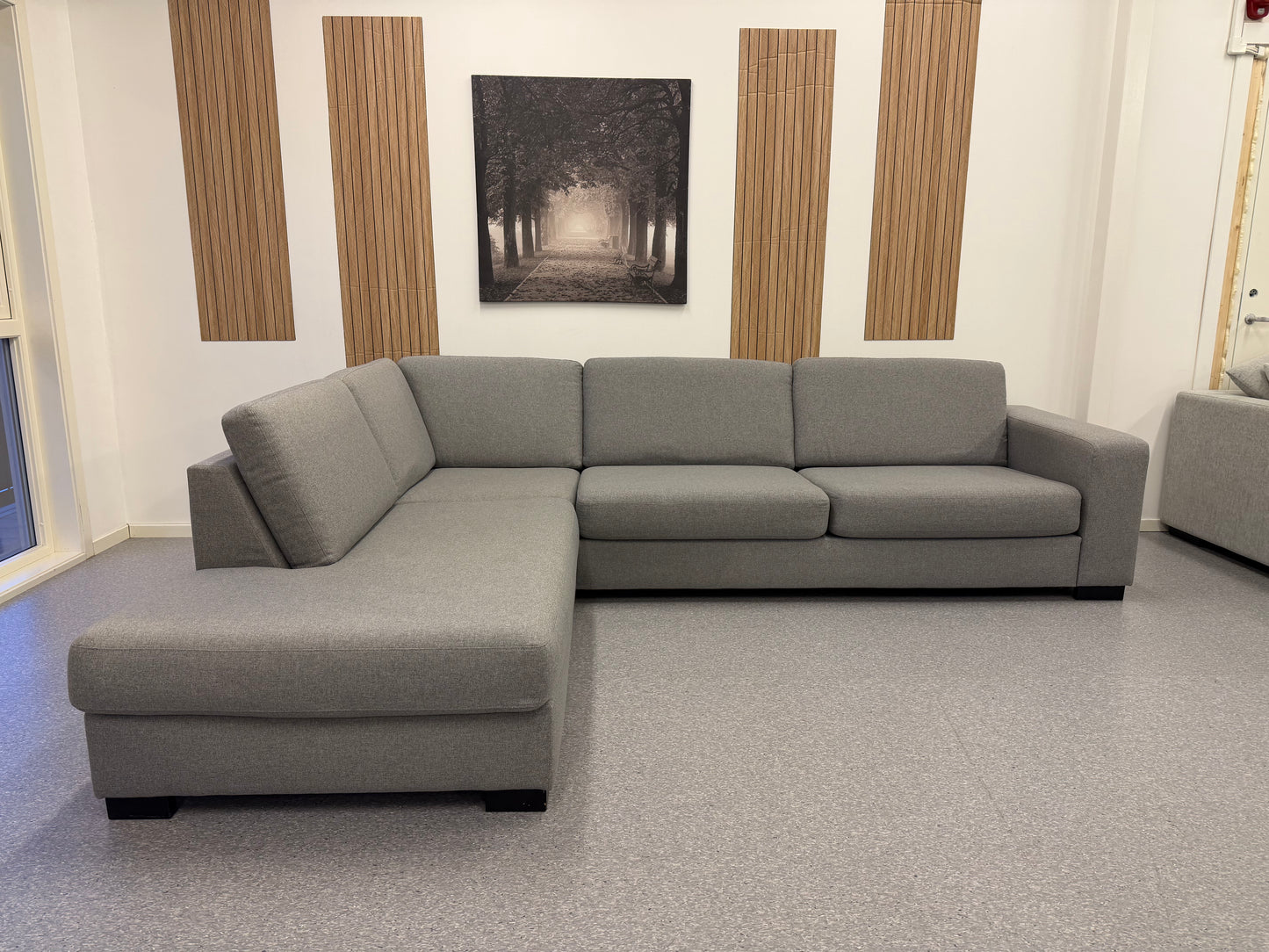 Vilmers hjørnesofa i grå –  ny og eksklusiv modell - Adoua Sofa