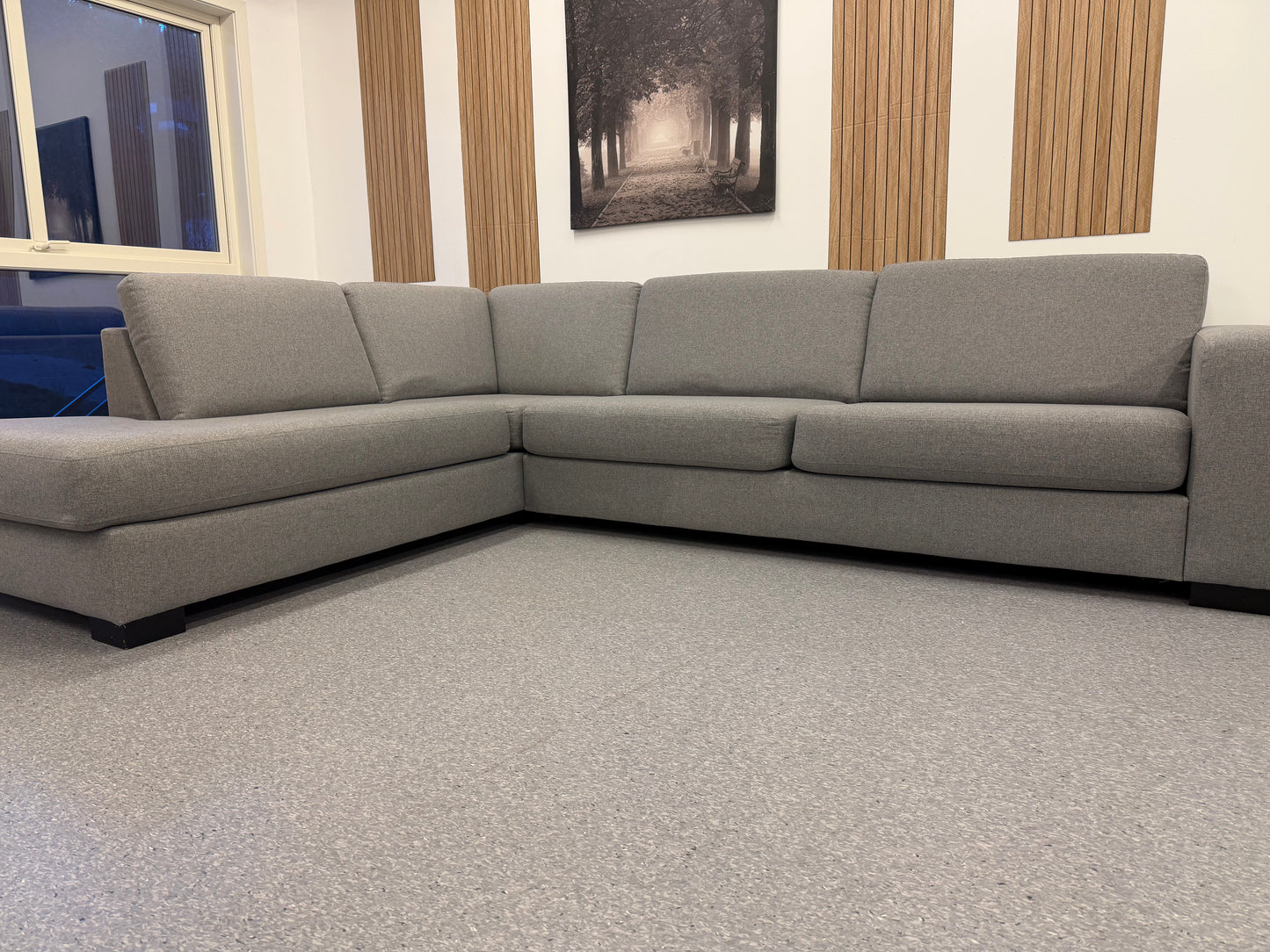 Vilmers hjørnesofa i grå –  ny og eksklusiv modell - Adoua Sofa