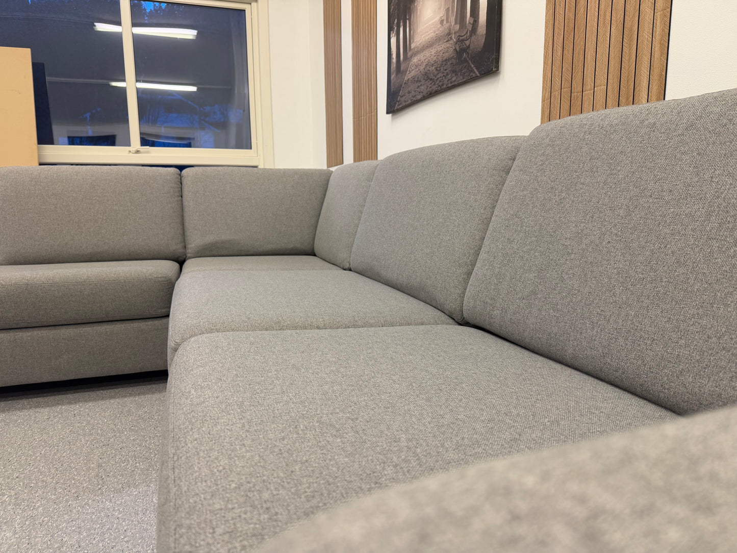 Vilmers hjørnesofa i grå –  ny og eksklusiv modell - Adoua Sofa