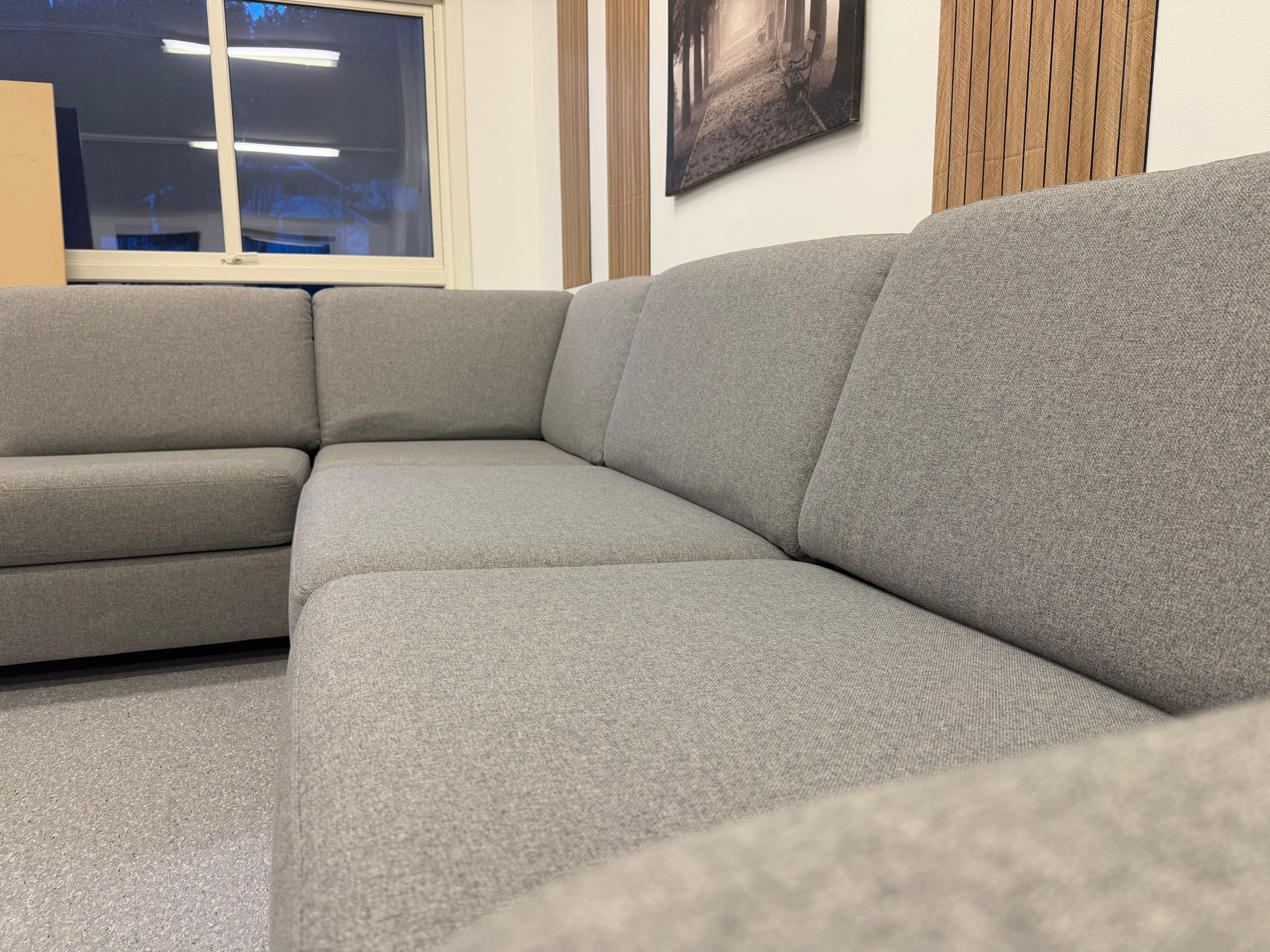 Vilmers hjørnesofa i grå –  ny og eksklusiv modell - Adoua Sofa