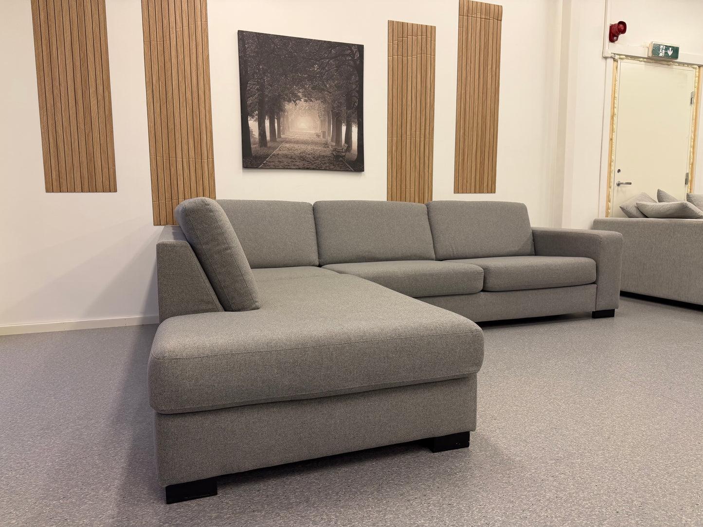 Vilmers hjørnesofa i grå –  ny og eksklusiv modell - Adoua Sofa