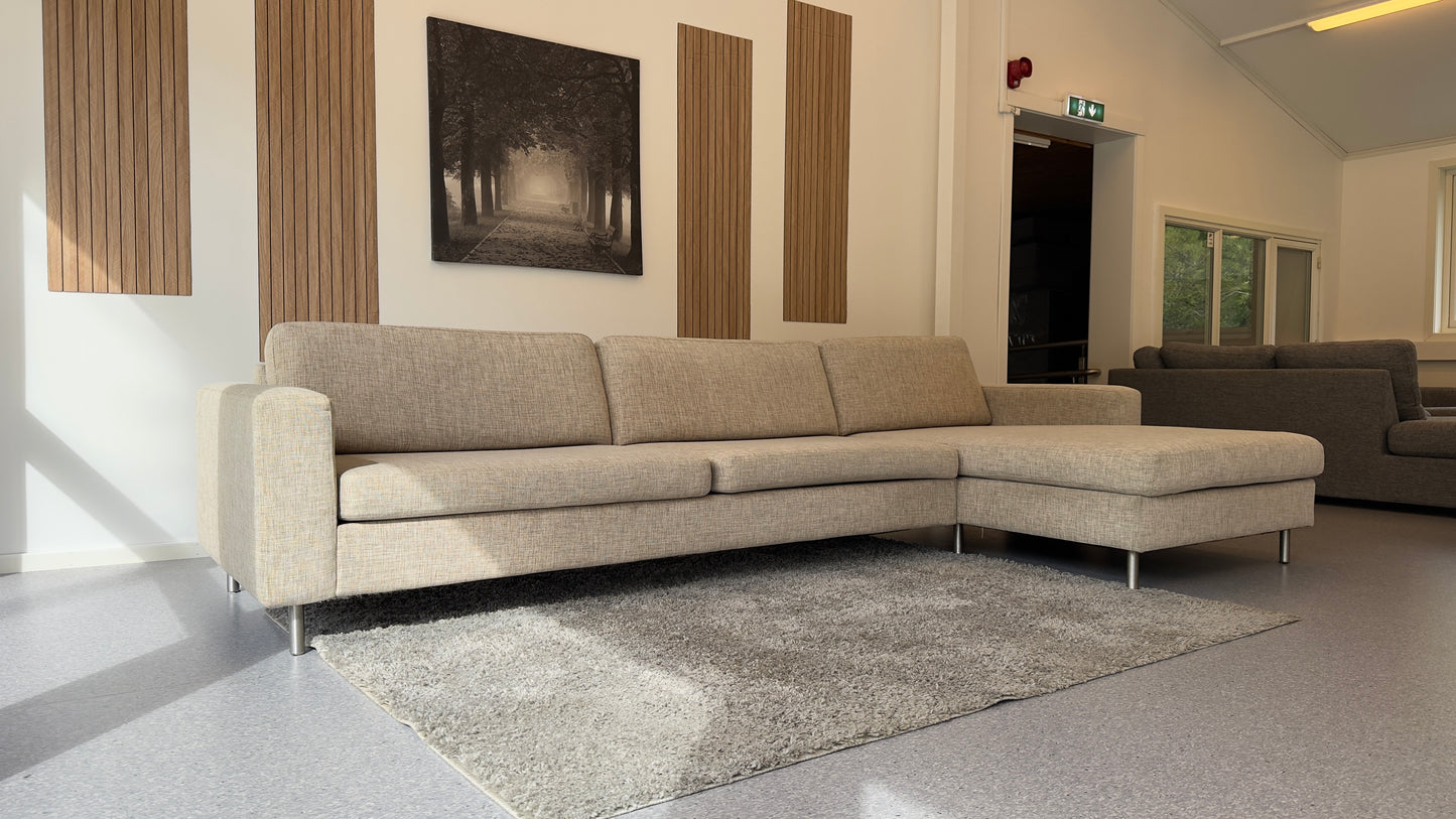 Bolia Scandinavia 4-seter Sofa med Sjeslong - Adoua Sofa