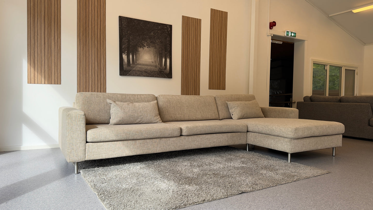 Bolia Scandinavia 4-seter Sofa med Sjeslong - Adoua Sofa