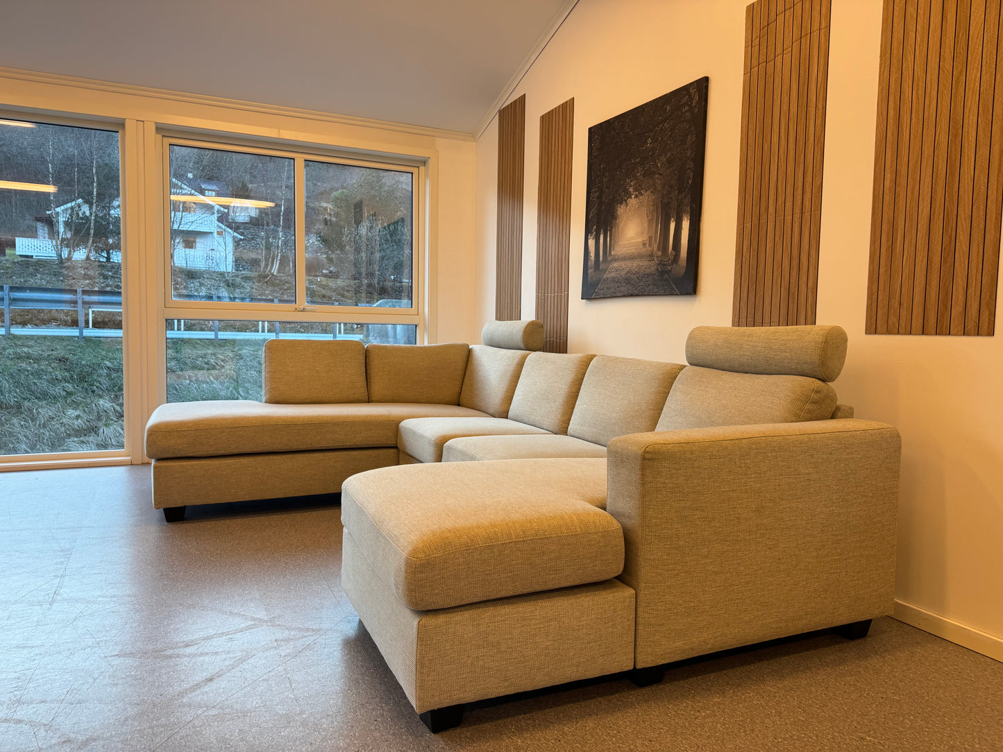 Beige U sofa med justerbare nakkestøtter - Adoua Sofa