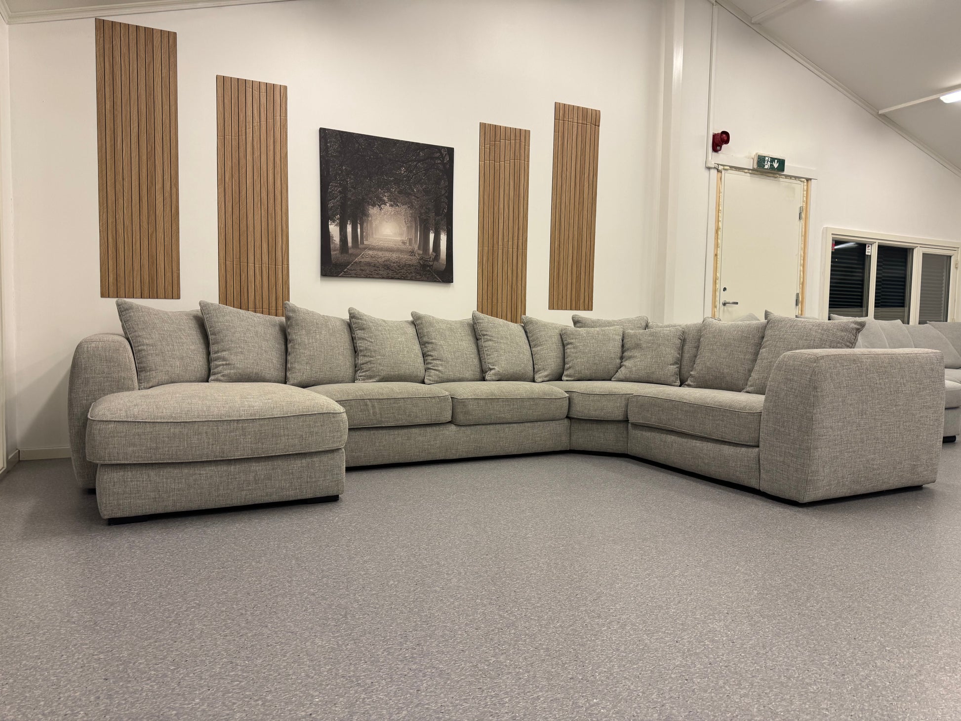 Vilmers hjørnesofa i grå – stor og eksklusiv modell - Adoua Sofa