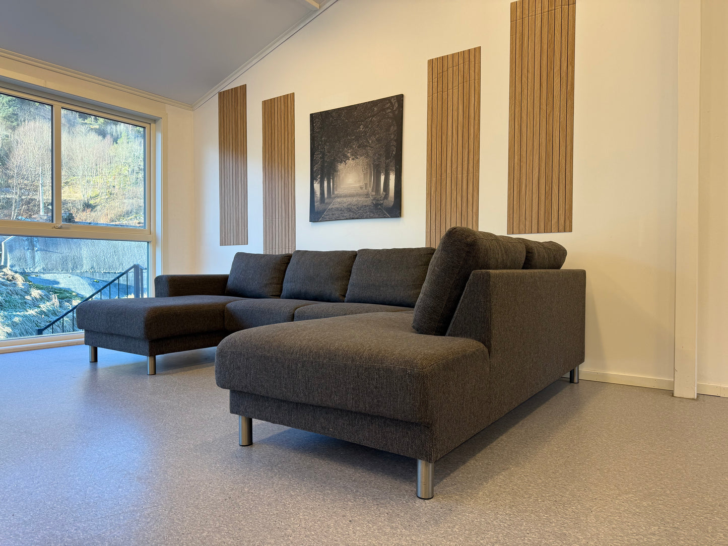 Wilma U-sofa i mørk grå