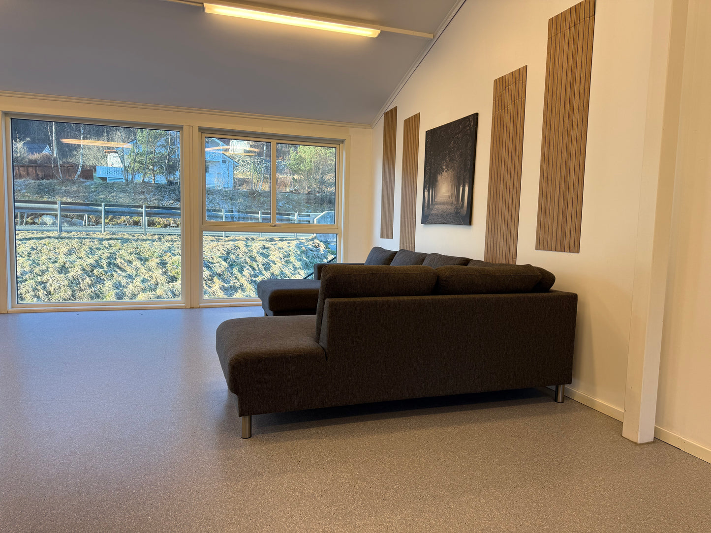 Wilma U-sofa i mørk grå