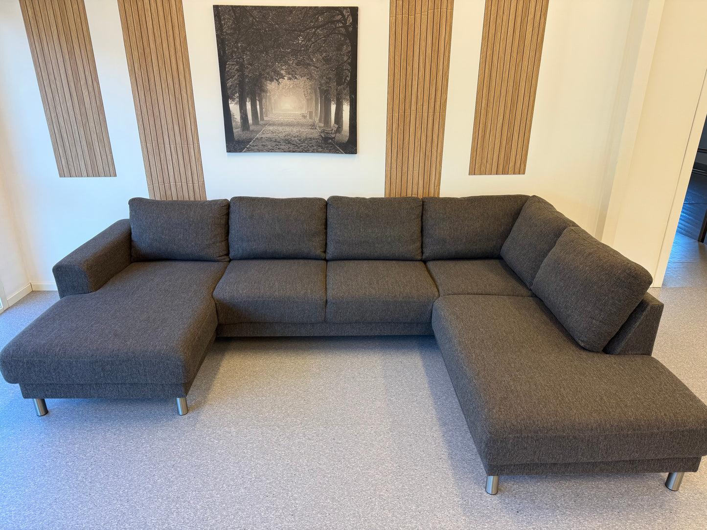 Wilma U-sofa i mørk grå