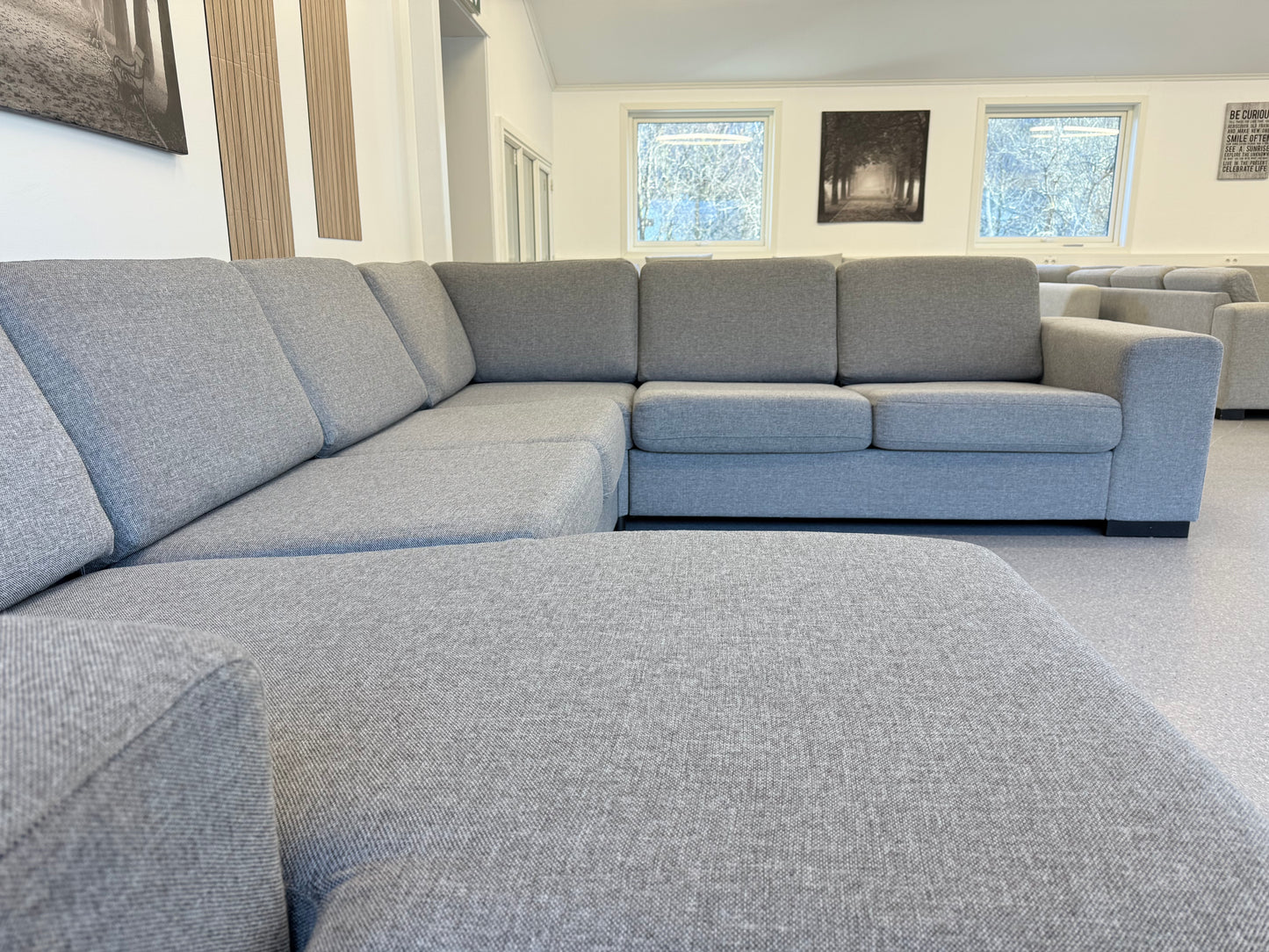 Sunday hjørnesofa med sjeselong inkl. nakkestøtte