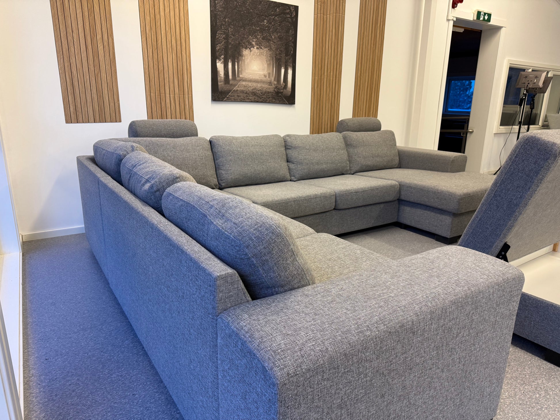 Vendbar Sunday hjørnesofa med puff & nakkestøtter - Adoua Sofa