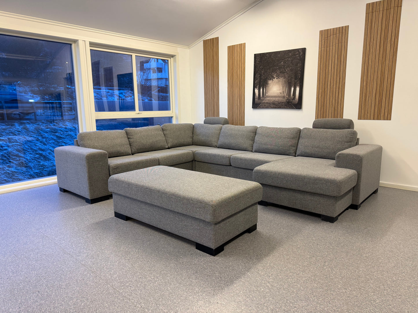 Vendbar Sunday hjørnesofa med puff & nakkestøtter - Adoua Sofa