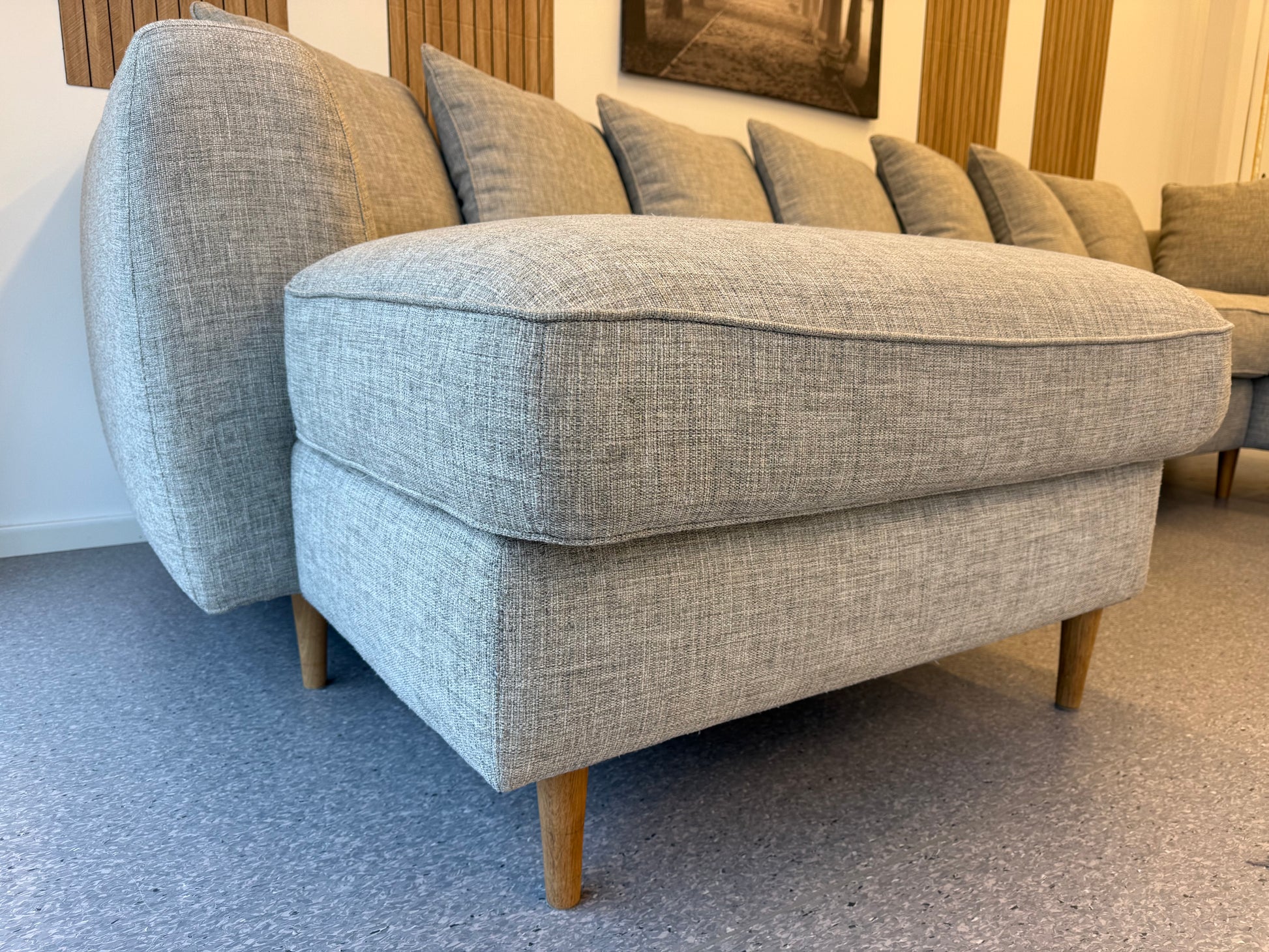 Vilmers Boston U-sofa i lys grå - Adoua Sofa