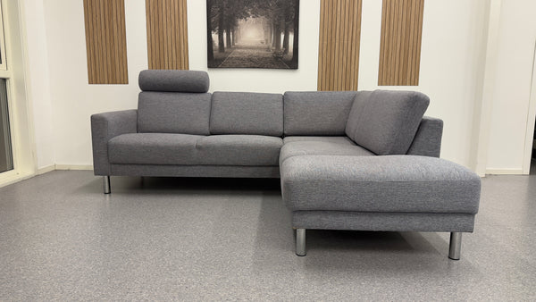 Nyrenset | Elegant hjørnesofa med høy ryggstøtte - Adoua Sofa
