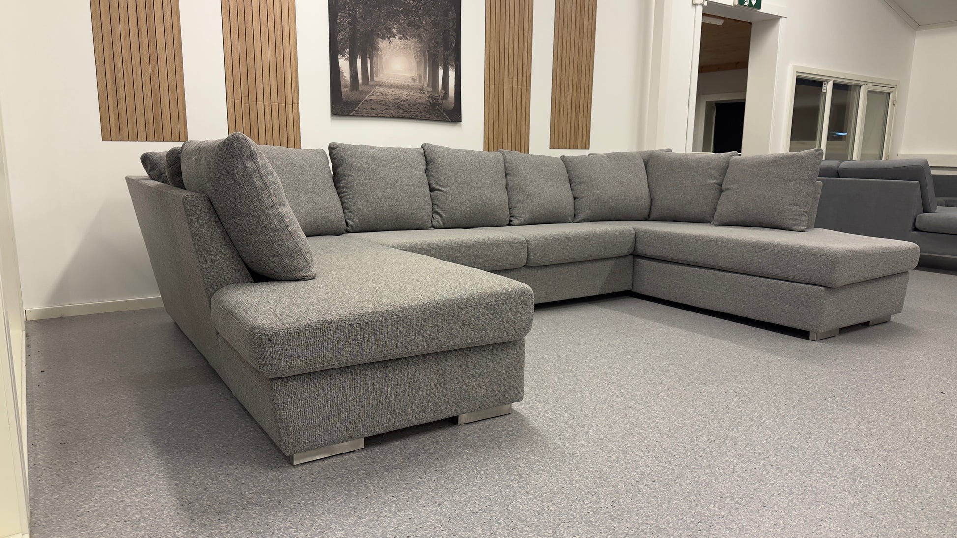 Nyrenset | Stor U-sofa med dobbel sjeselong - Adoua Sofa