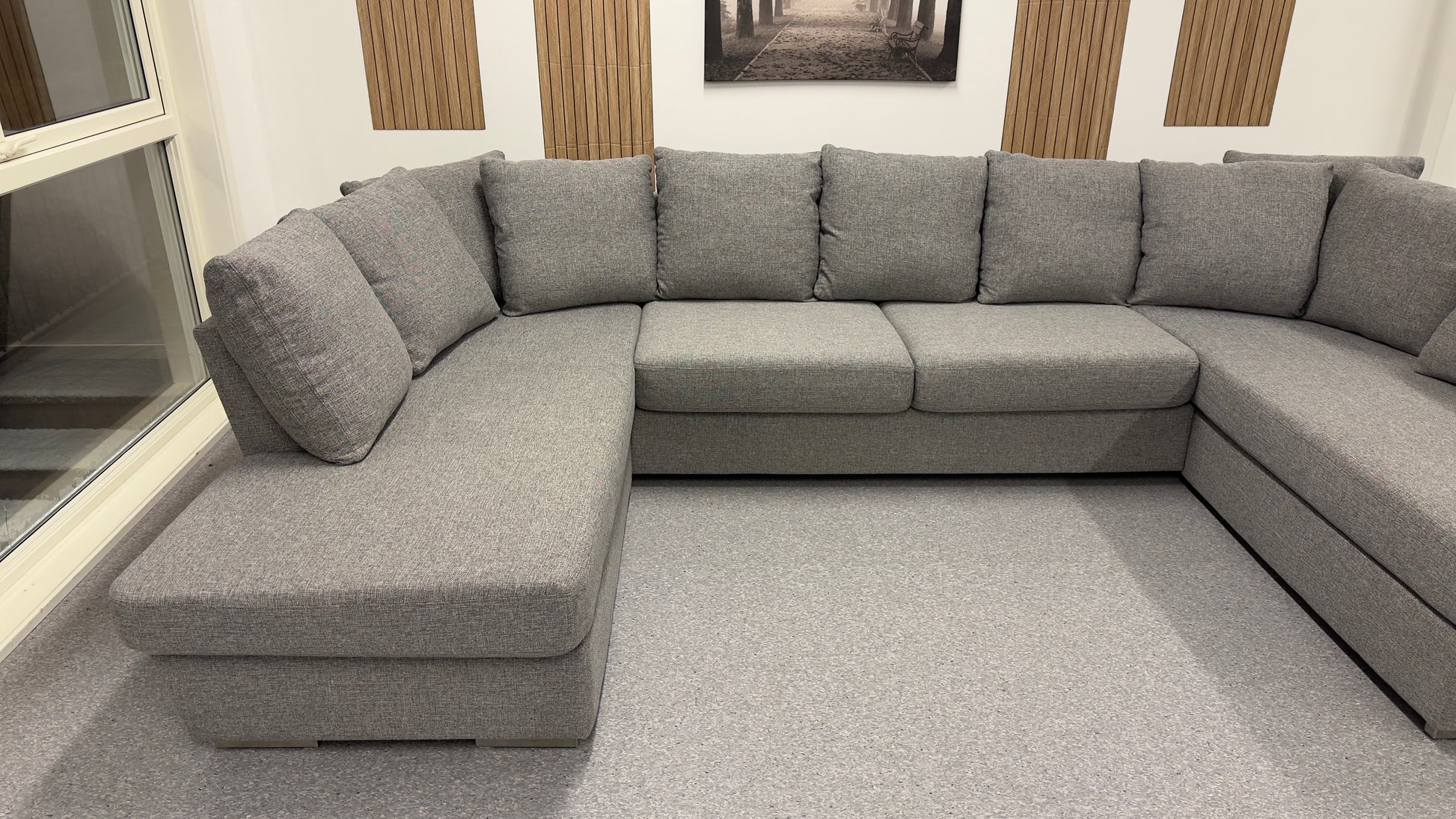 Nyrenset | Stor U-sofa med dobbel sjeselong - Adoua Sofa