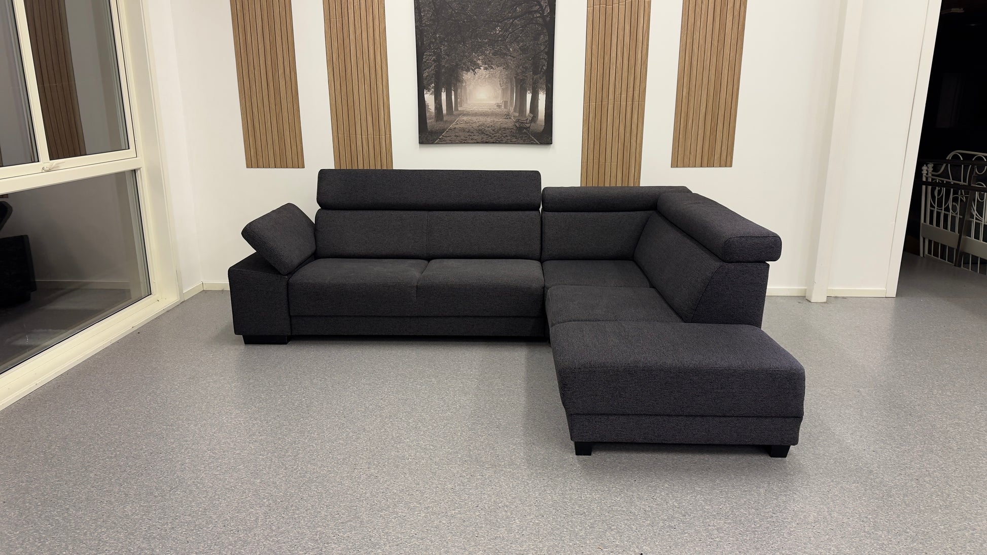 Nyrenset | Funksjonell hjørnesofa med uttrekk og justerbare nakkestøtter - Adoua Sofa