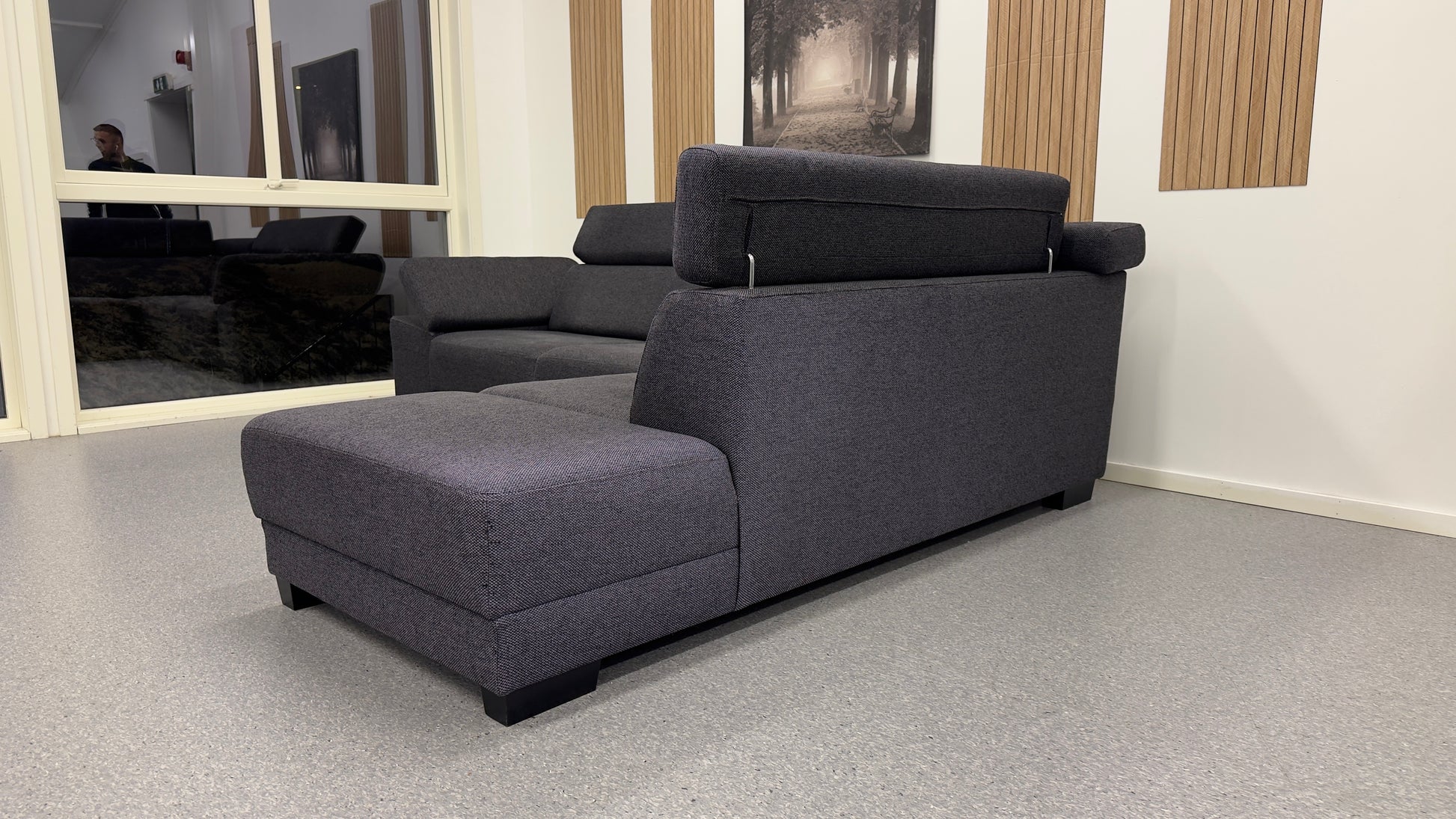 Nyrenset | Funksjonell hjørnesofa med uttrekk og justerbare nakkestøtter - Adoua Sofa