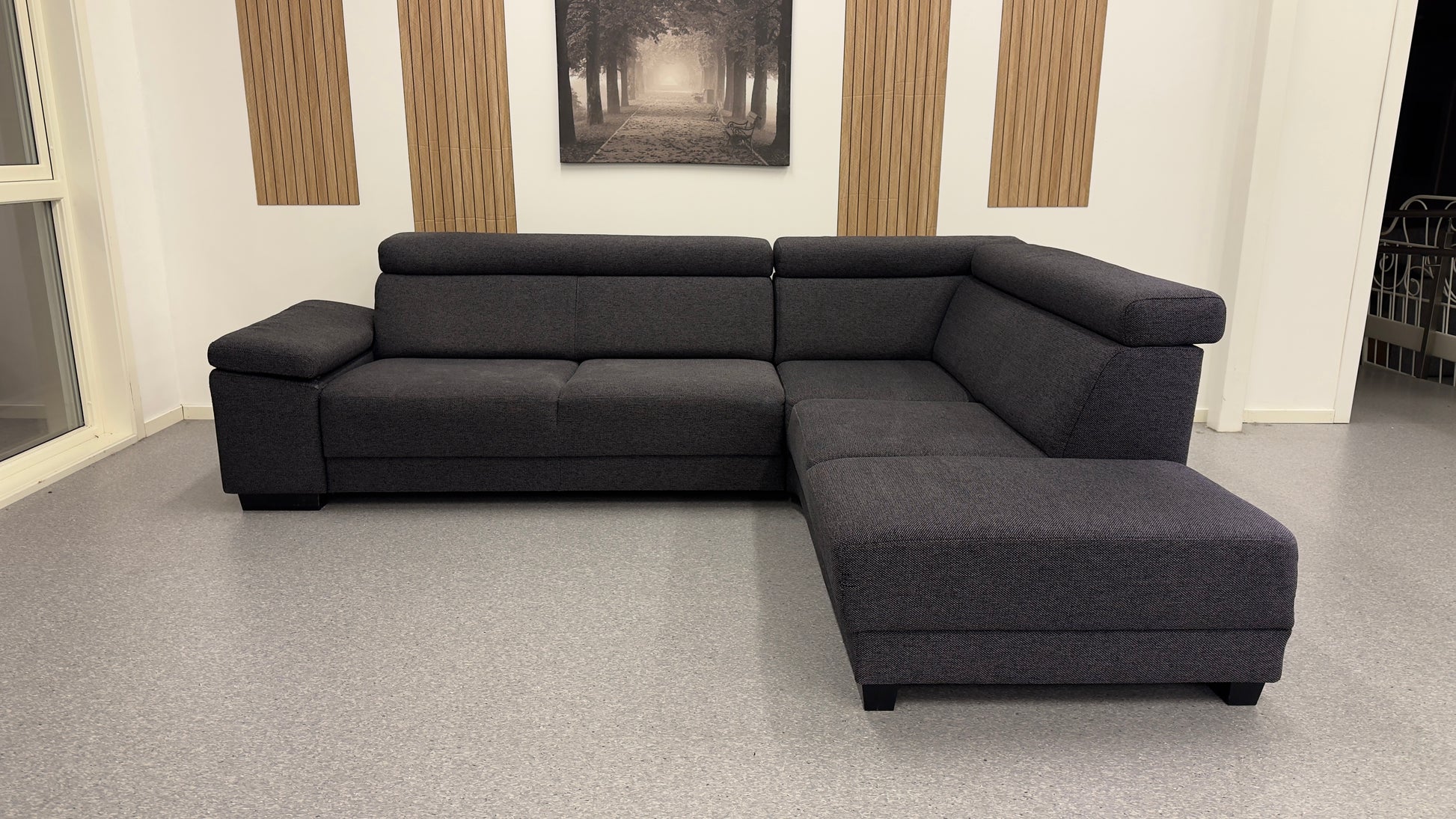 Nyrenset | Funksjonell hjørnesofa med uttrekk og justerbare nakkestøtter - Adoua Sofa