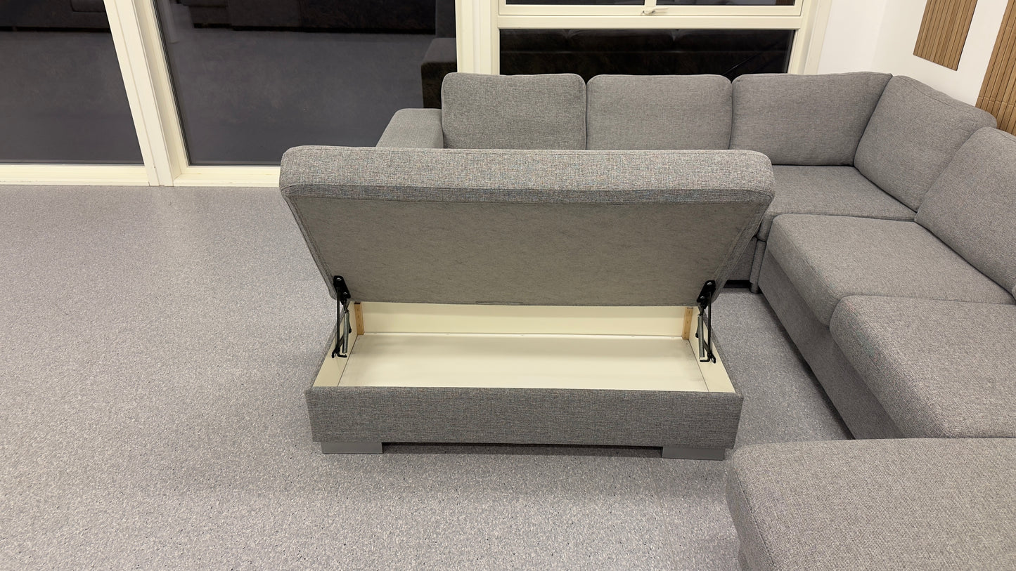 Vendbar Sunday U-sofa med oppbevaring & puff - Adoua Sofa