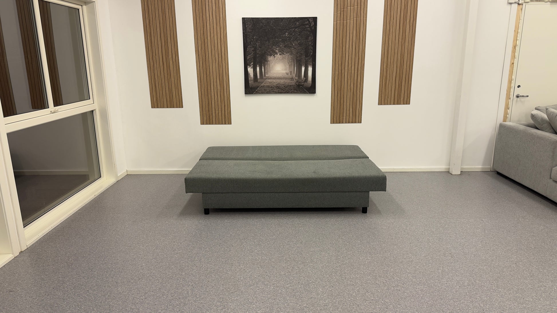 Praktisk sovesofa med oppbevaring - Adoua Sofa