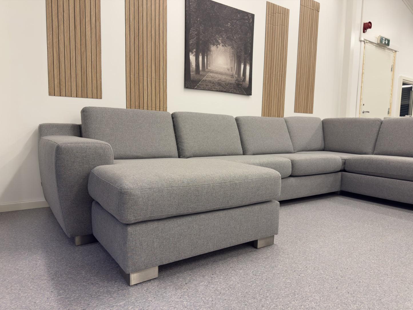 Stor U-sofa i moderne design - Adoua Sofa