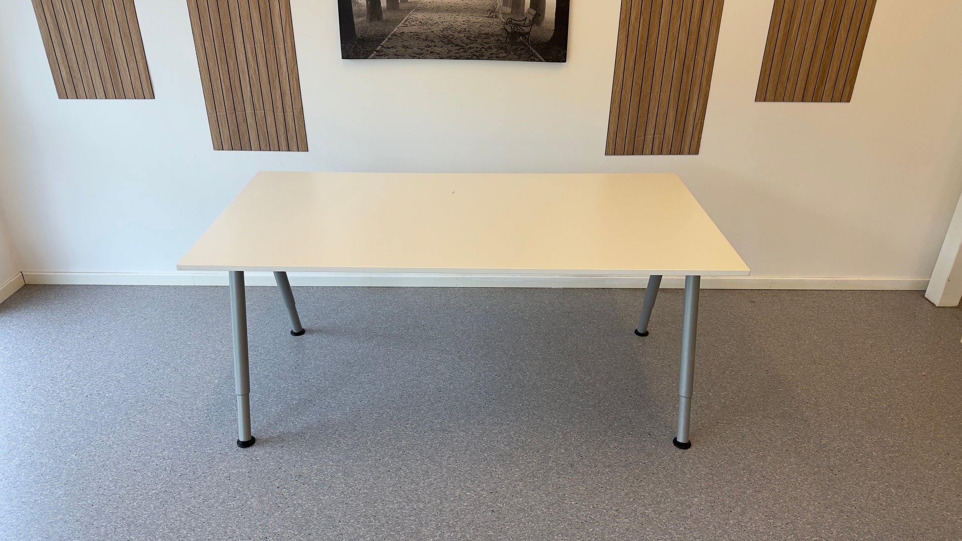 Manuell Hev/Senk Kontorpult – Rett - Adoua Sofa