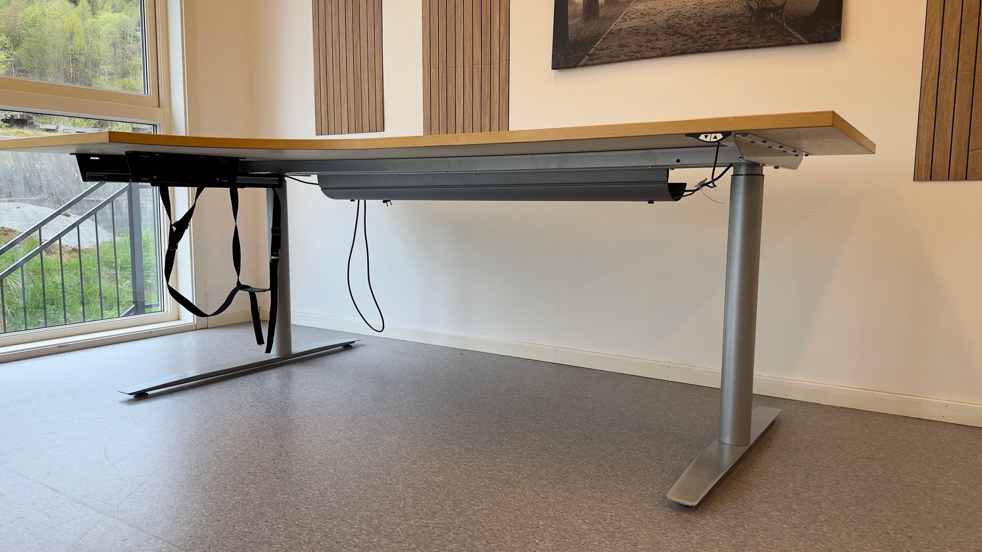 Stor Elektrisk Hev/Senk Hjørnepult – Høyre L-form - Adoua Sofa
