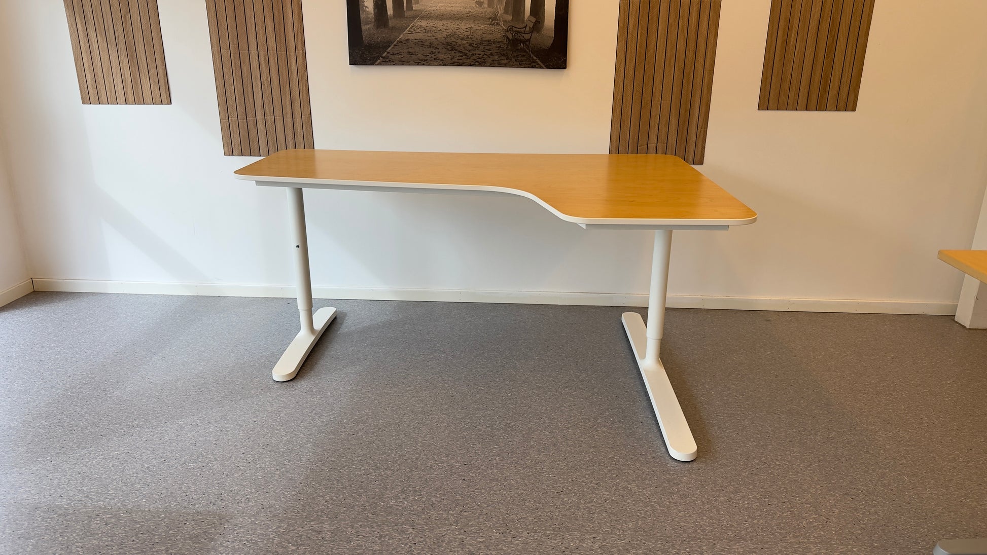 Manuell Hev/Senk Hjørnepult – Høyre L-form - Adoua Sofa