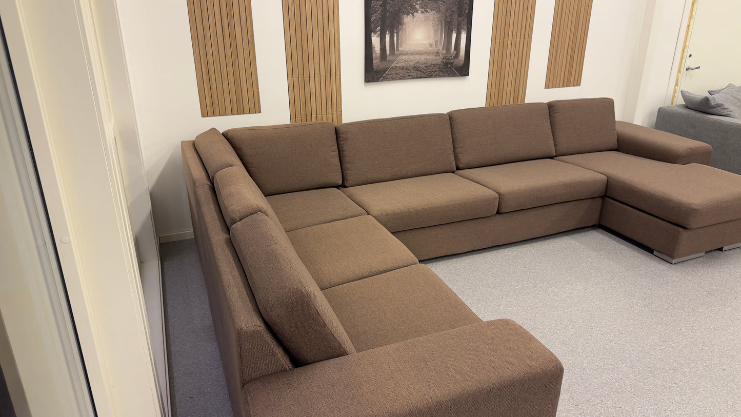 Nyrenset Stor U-sofa i varm brun utførelse
