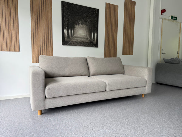 Nyrenset Sofacompany 3-seter med gratis levering - Adoua Sofa