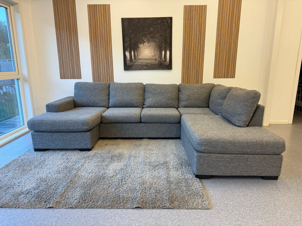 Nyrenset Grå Max u-sofa med sjeselong fra Skeidar - Adoua Sofa