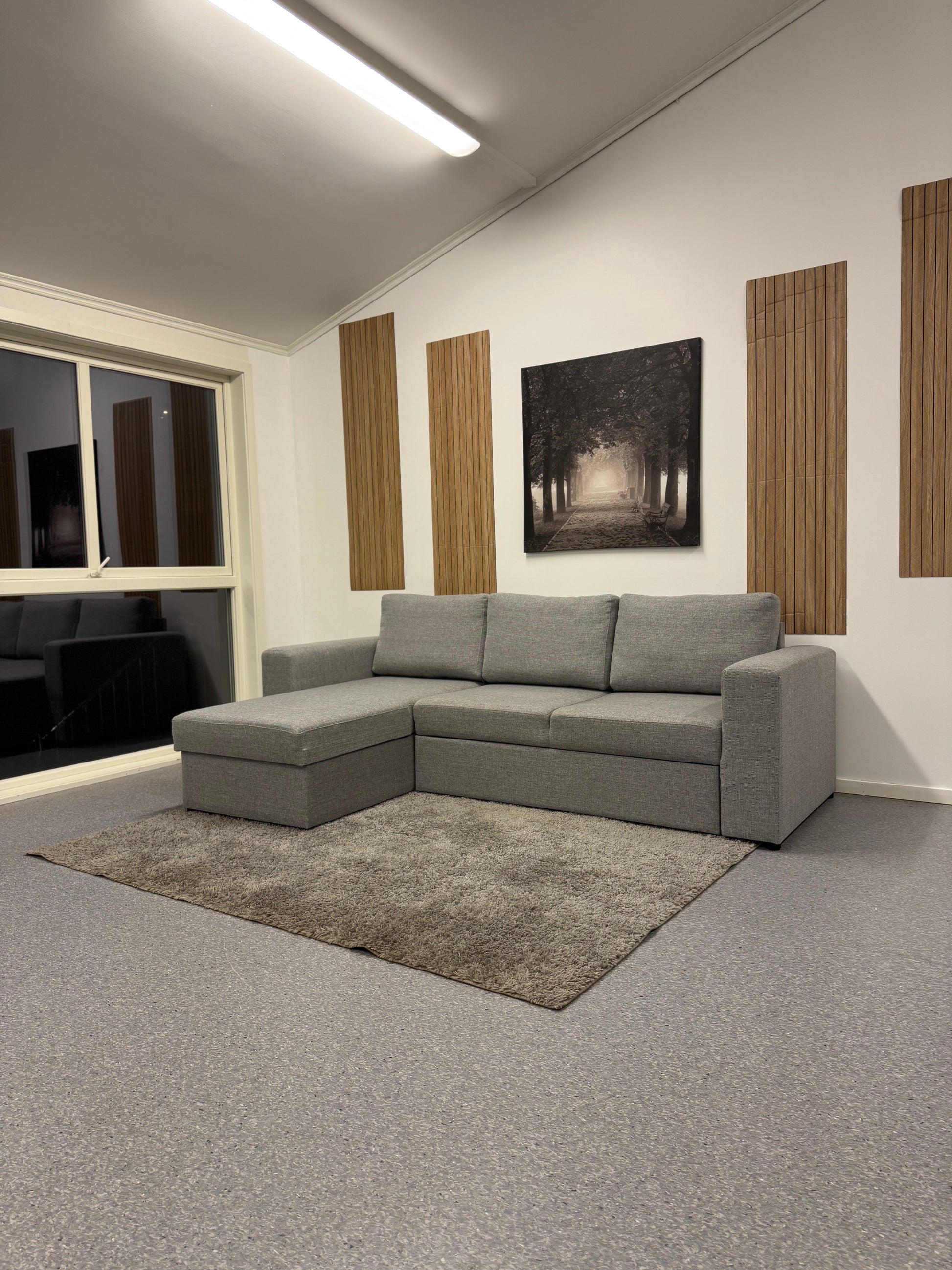 Nyrenset | Lys grå sovesofa med oppbevaring - Adoua Sofa