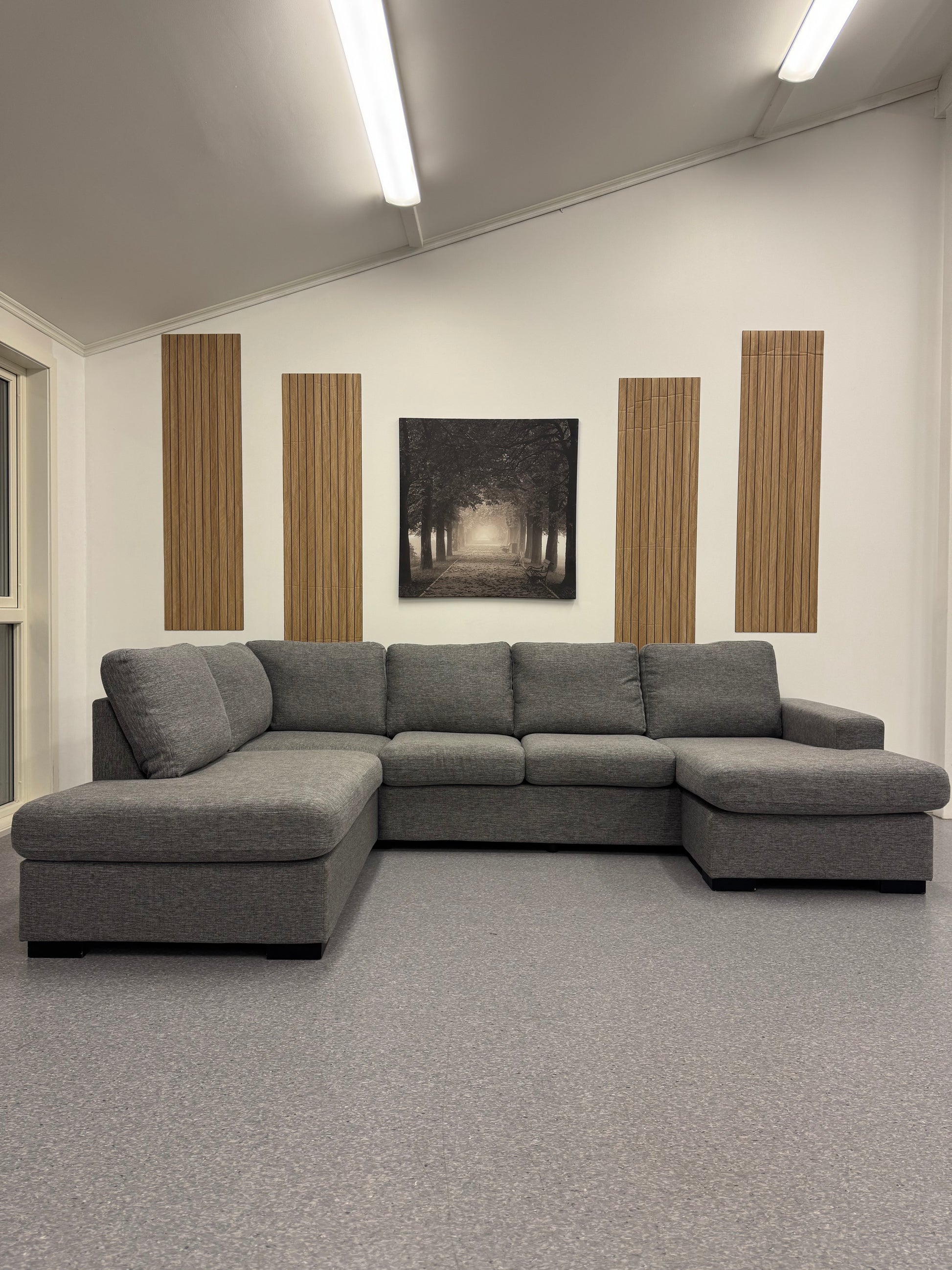 Nyrenset | Max U-sofa i lys grå – romslig og komfortabel - Adoua Sofa