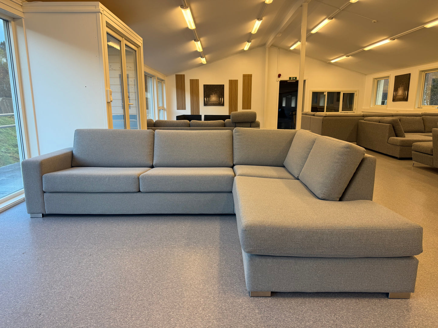 Nyrenset | Modern Living L-sofa - Adoua Sofa