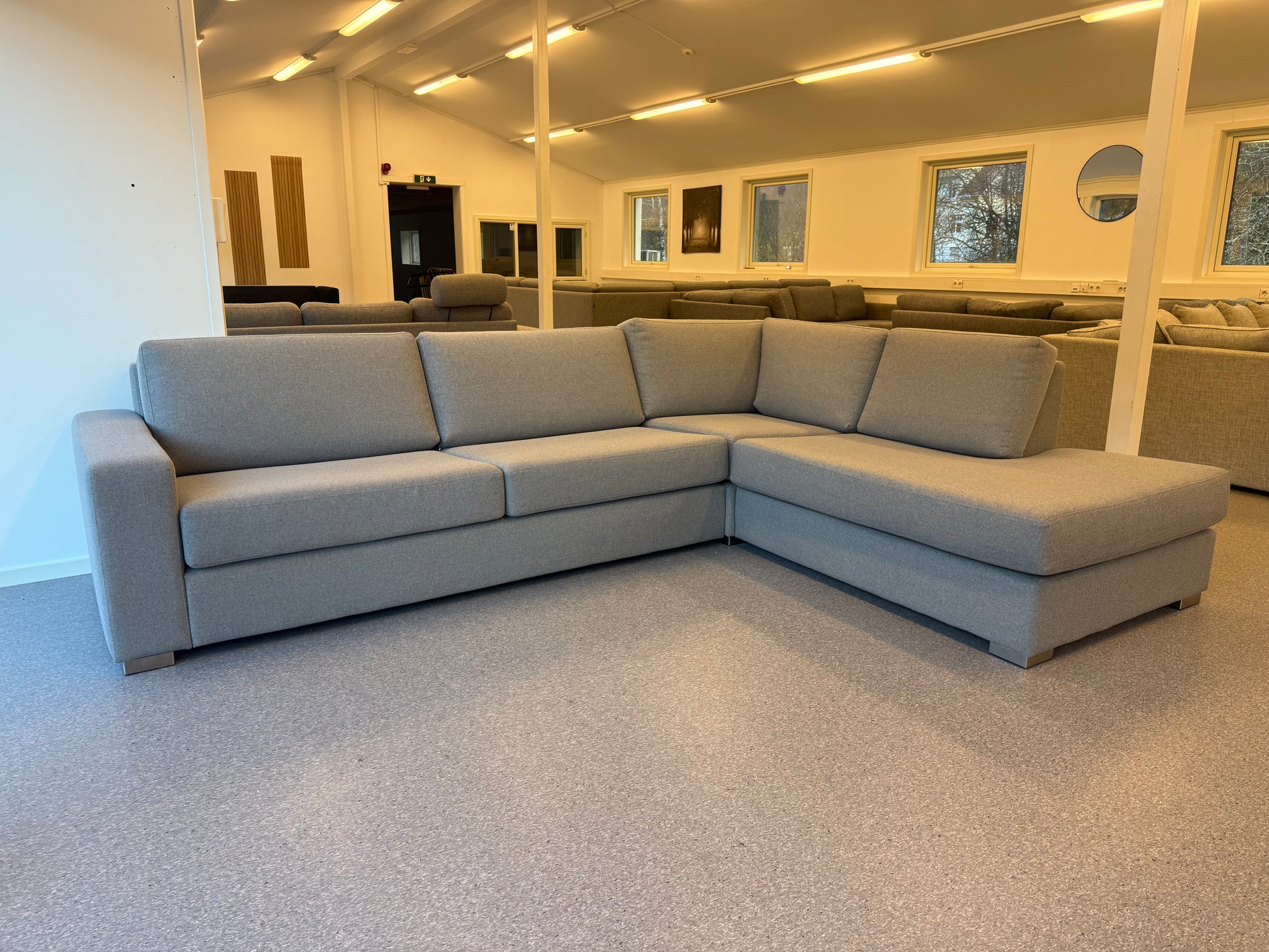 Nyrenset | Modern Living L-sofa - Adoua Sofa